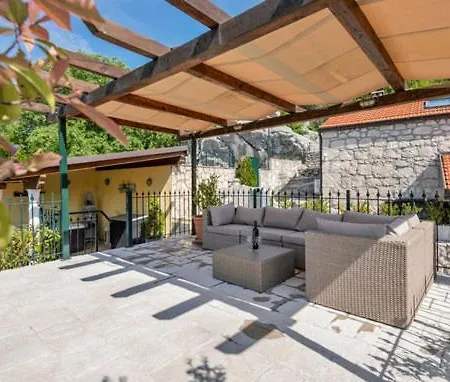 Vila Exklusives Mit Pool & Whirpool Im Dalmatinischen Hinterland 
